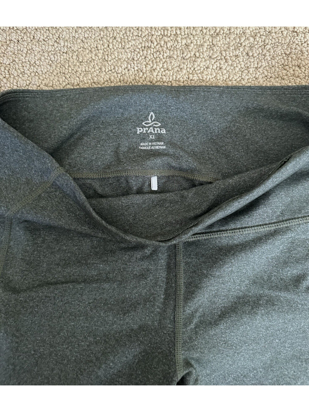 Prana Capri Leggings Yoga Leggings Women's Size XL Olive Green W/ Side Pockets - Picture 3 of 7